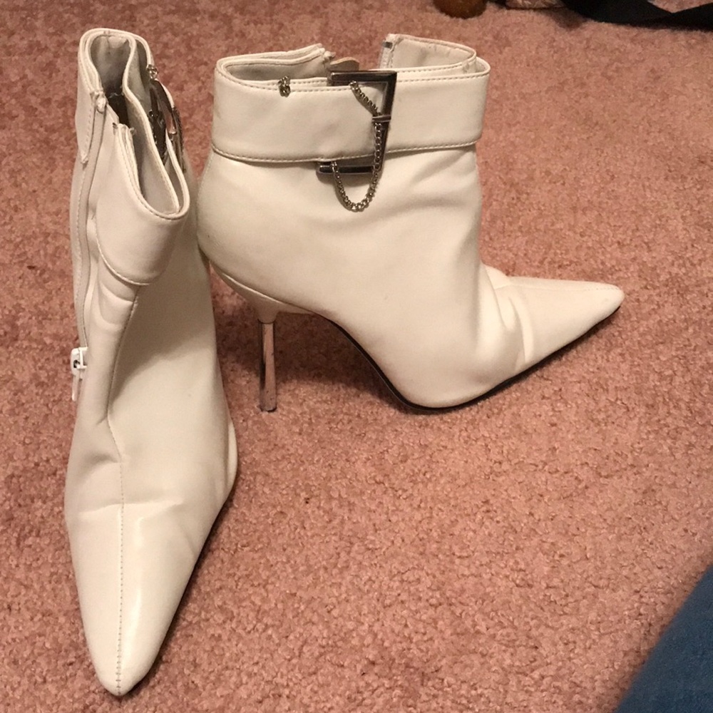 Fredericks of Hollywood white leather ankle 3 inch heel Ankle boots